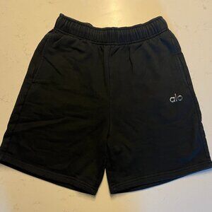 Alo Accolade Shorts in Black